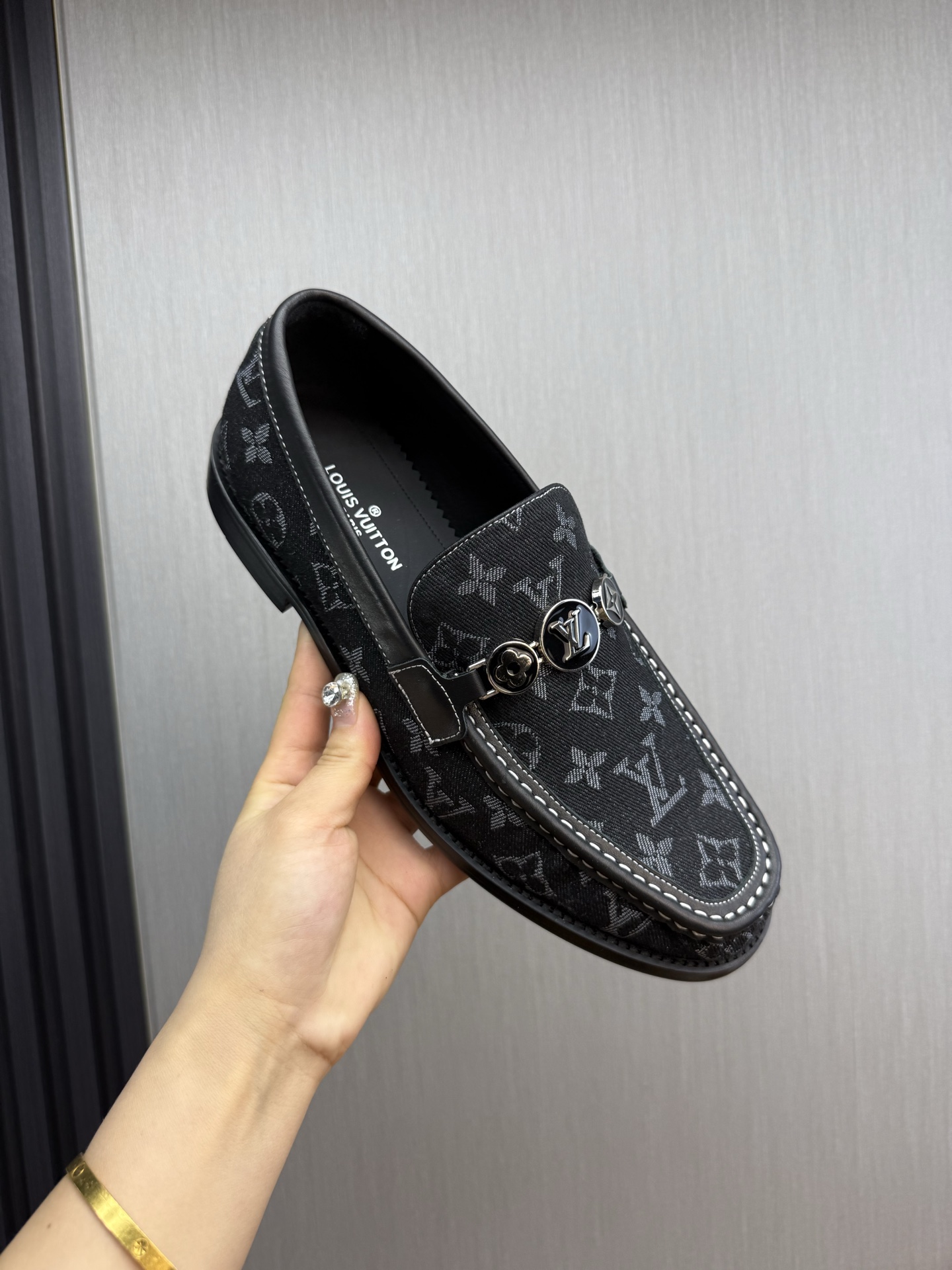LV